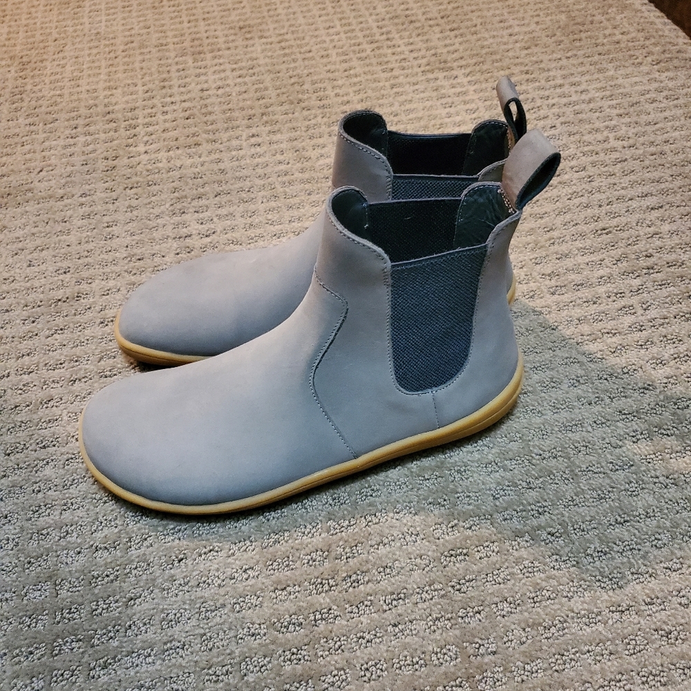 Vivobarefoot boot size 40